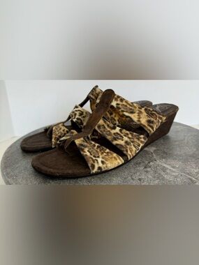 Donald J Pliner Della Animal Print Wedge Sandals 9